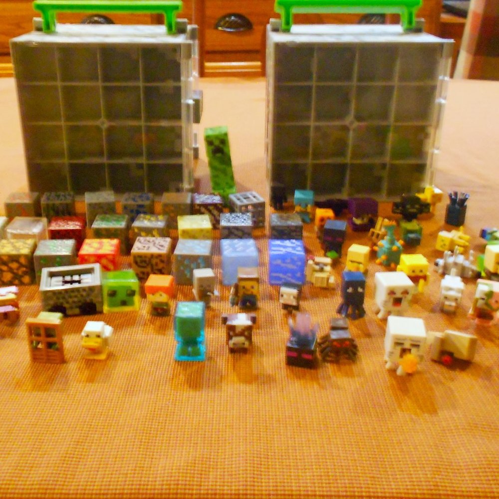Large Minecraft Lot 73 pieces 2 carrying cases plus figures and blocks